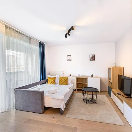 Apartment Jad - Luxury 3 & 2 In Kasper, Near Coresi Mall *