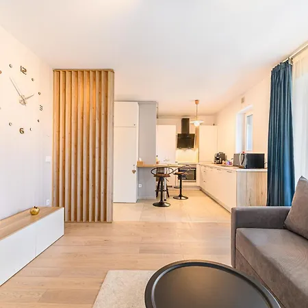Apartment Jad - Luxury 3 & 2 In Kasper, Near Coresi Mall Brasov