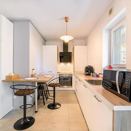 Apartment Jad - Luxury 3 & 2 In Kasper, Near Coresi Mall Brasov
