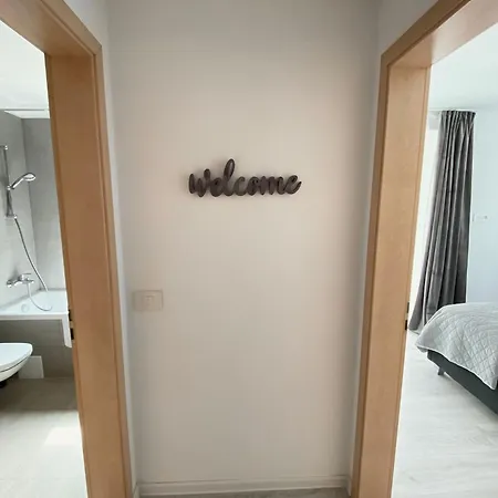 Jad - Luxury 3 & 2 In Kasper, Near Coresi Mall Apartment