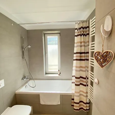 Jad - Luxury 3 & 2 In Kasper, Near Coresi Mall * Brasov