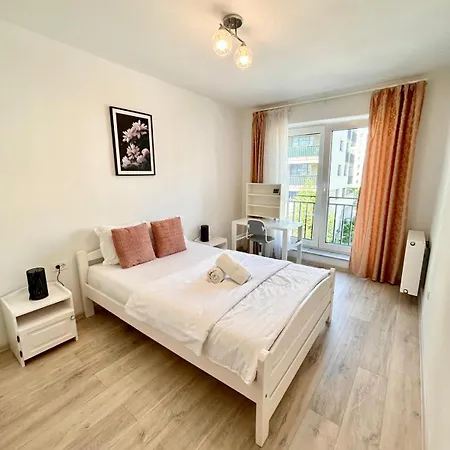 Jad - Luxury 3 & 2 In Kasper, Near Coresi Mall Apartment Brasov