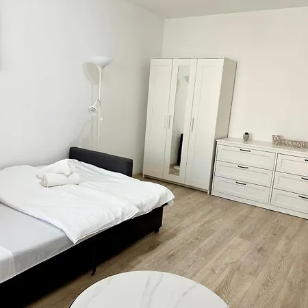 Jad - Luxury 3 & 2 In Kasper, Near Coresi Mall Apartment