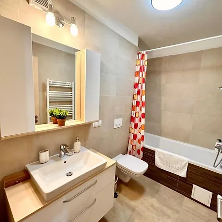 Apartment Jad - Luxury 3 & 2 In Kasper, Near Coresi Mall Brasov