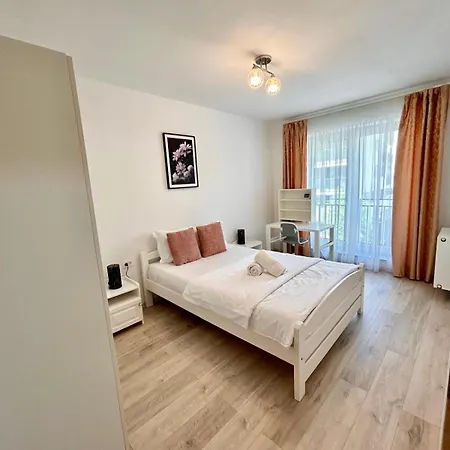 Jad - Luxury 3 & 2 In Kasper, Near Coresi Mall *