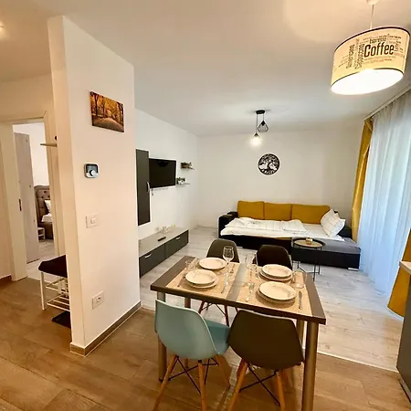Apartment Jad - Luxury 3 & 2 In Kasper, Near Coresi Mall *