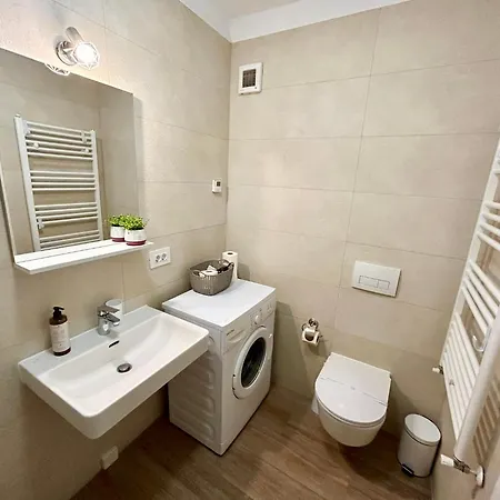Apartment Jad - Luxury 3 & 2 In Kasper, Near Coresi Mall *