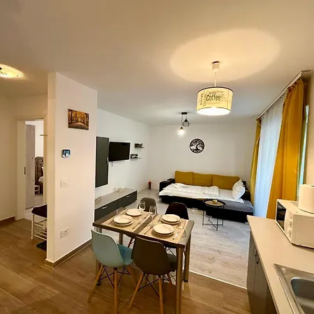 Jad - Luxury 3 & 2 In Kasper, Near Coresi Mall Apartment *
