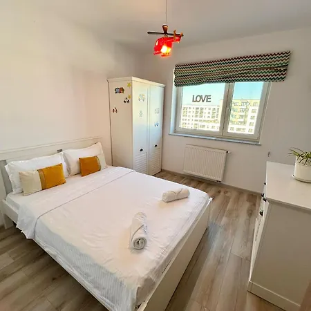 Jad - Luxury 3 & 2 In Kasper, Near Coresi Mall *