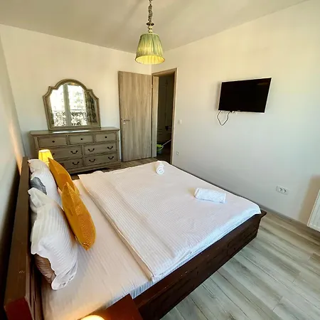 Jad - Luxury 3 & 2 In Kasper, Near Coresi Mall Apartment *